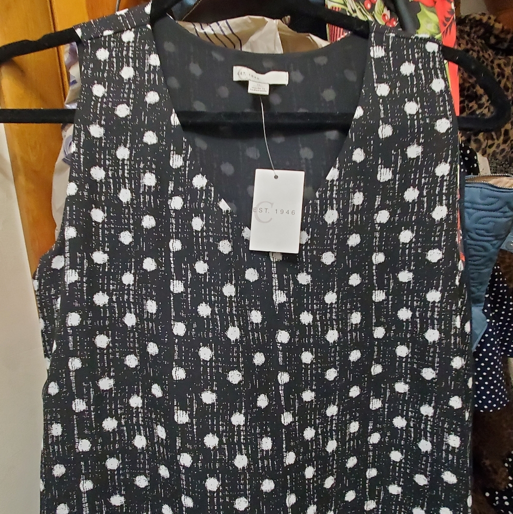 Black and White Patterned   ...almost a Polkadot,Sleeveless top